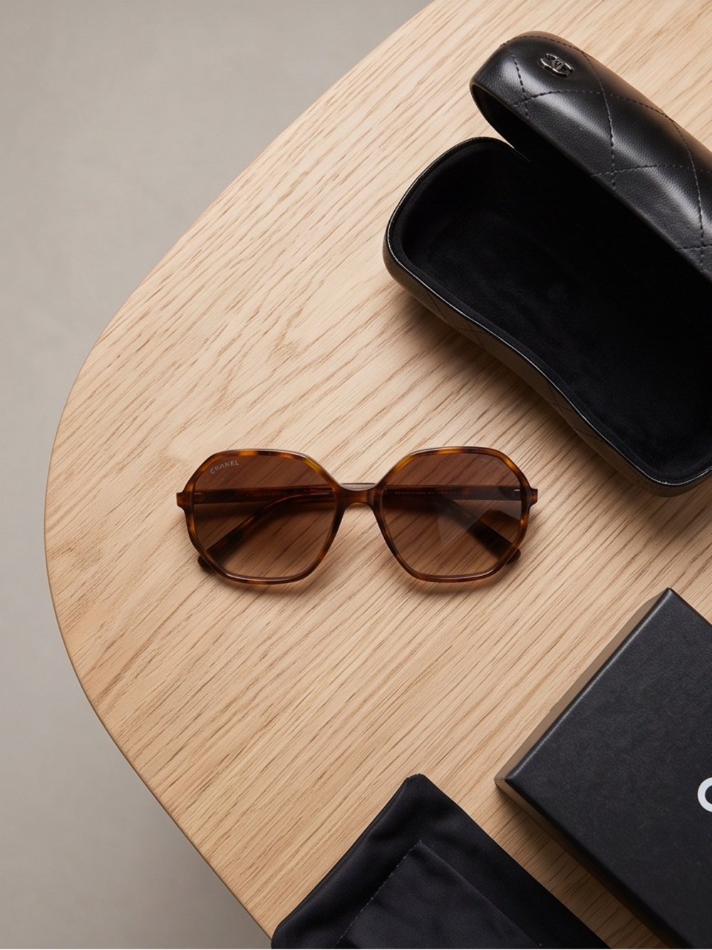 CHANEL Brown Tortoiseshell Oversized Sunglasses 5345A - Picture 2 of 14